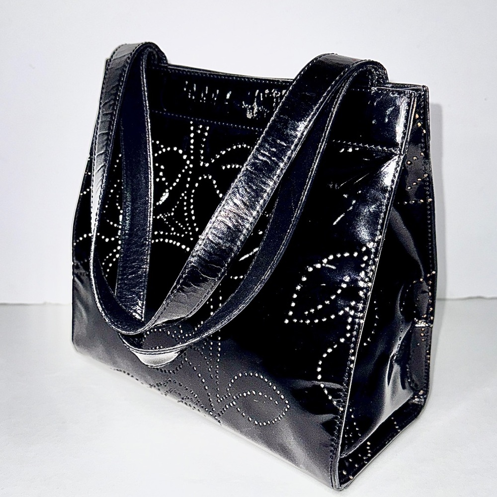 🔥SOLD🔥CHANEL Camelia Enamel Tote Bag - Picture 5 of 17